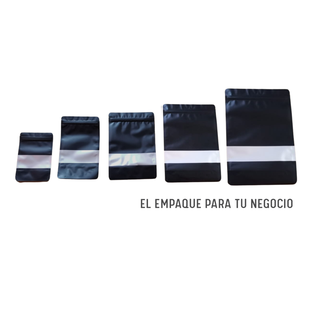 BOLSA STANDUP NEGRA CON VENTANA RECTANGULAR